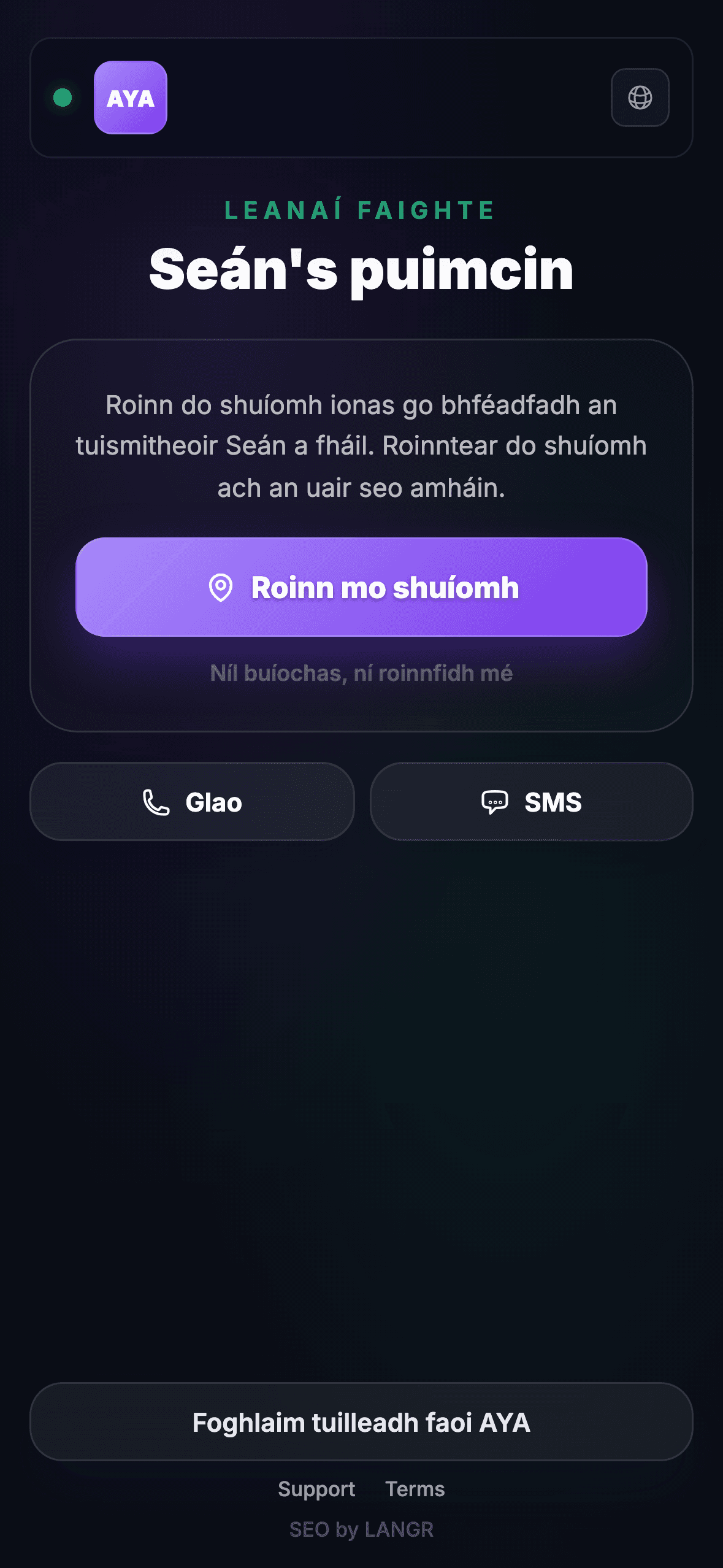 Scanaíonn an t-aimsitheoir an cód QR